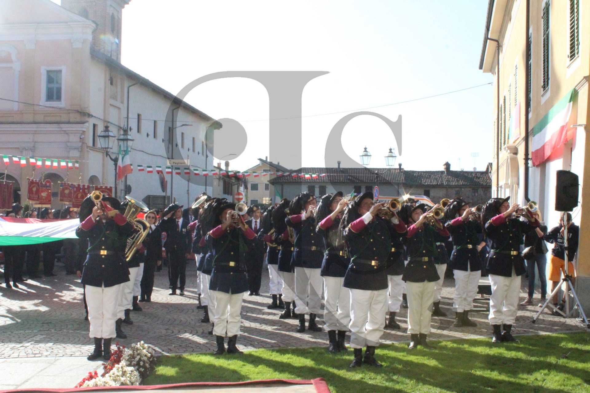 La sfilata è stata aperta dalla scenografica Fanfara di Lavazzeri (Asti)