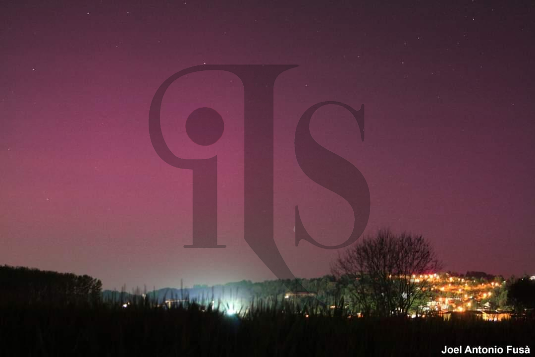 L'aurora rossa nello scatto di Joel Antonio Fusà